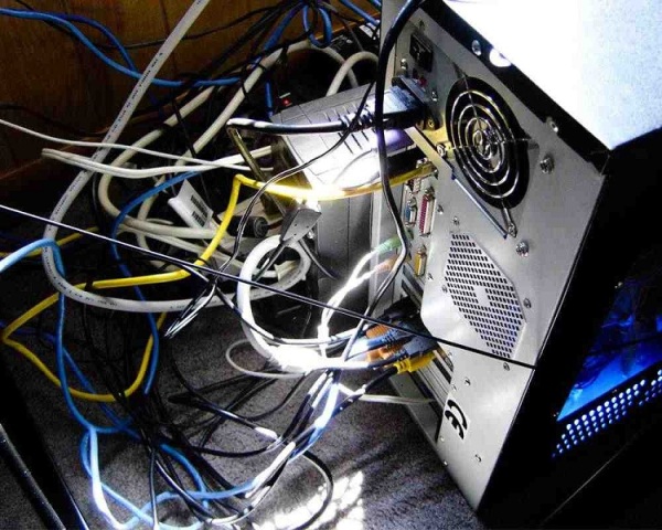 how-to-get-rid-of-messy-computer-cables